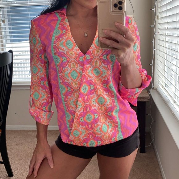 Gianni Bini Asymmetric Colorful Blouse Size XS Roll Tab Sleeves Pink Orange - Picture 11 of 11